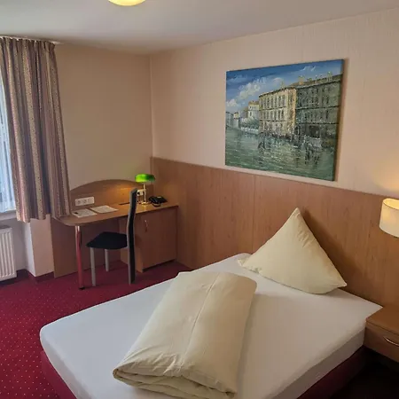 Stadthotel Hotel 3*