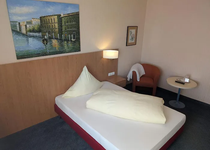 Stadthotel מלון 3*